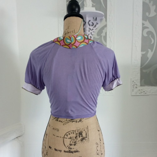 Custo Barcelona Y2K crop blouse new, lilac with colorful scarf
