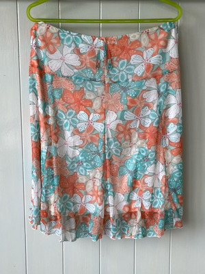 Light skirt like new, orange and turquoise, size XL