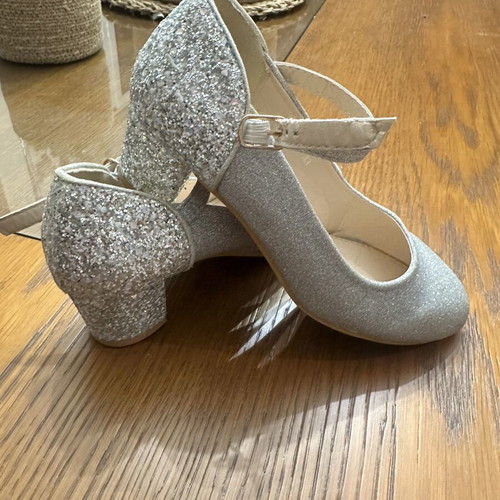 Silver glitter children's ballerina shoes size 33