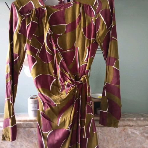 Mango elegant dress no S like new with long sleeves and abstract pattern