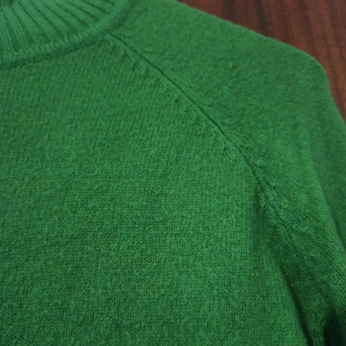 Mei Gao green sweater like new, size L