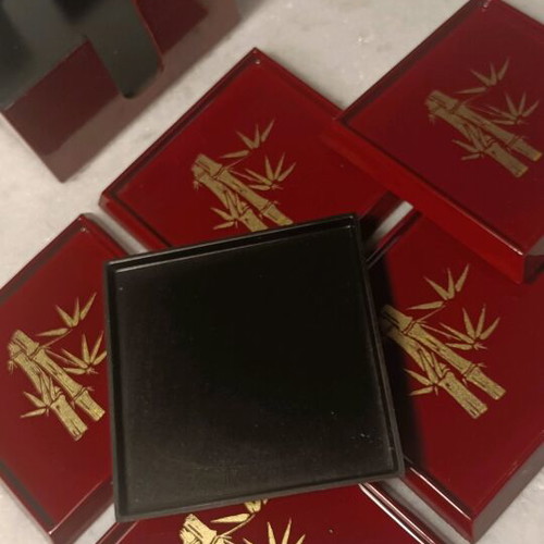 Japanese box with coasters like new, set of 6, red and gold