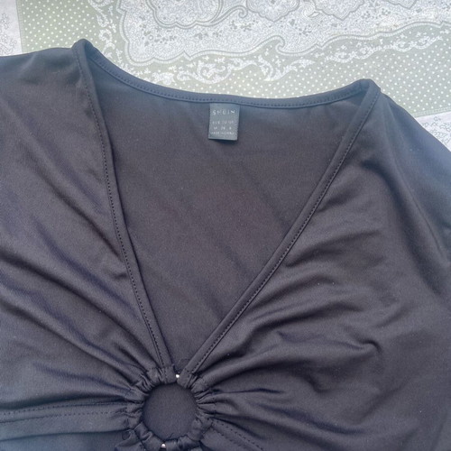 Shein crop top like new, black, size M