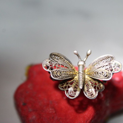 Various women's jewelry