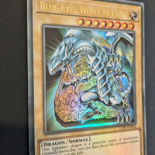Blue-Eyes White Dragon Yu-Gi-Oh! card like new, Legendary Collection