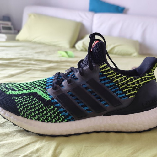 Adidas Ultra Boost 5.0 DNA athletic shoes size 40 2/3, new