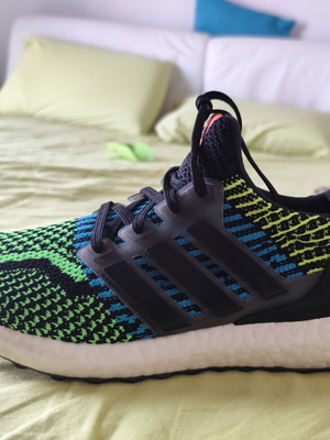 Adidas Ultra Boost 5.0 DNA athletic shoes size 40 2/3, new
