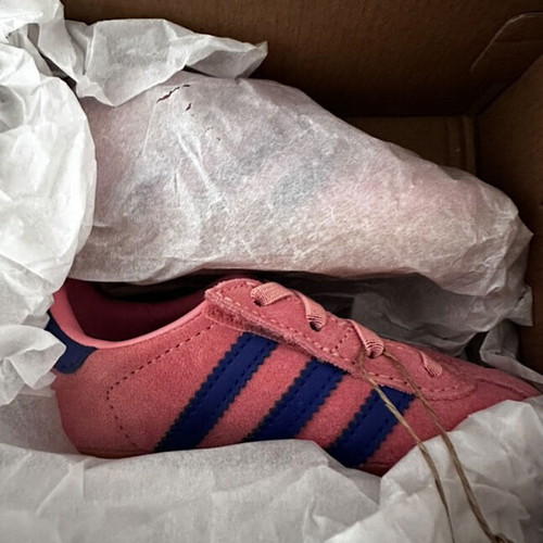 Adidas Gazelle    -  29,00 - Vendora.gr