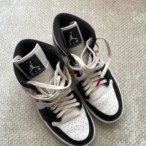 Jordan 1 Mid athletic shoes used multicolor, size 39