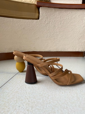 Mango leather sandals new with stylish heel