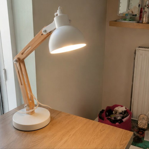 Modern desk lamp like new