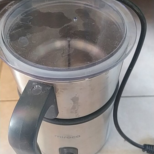 Milk Frother like new for hot and cold milk