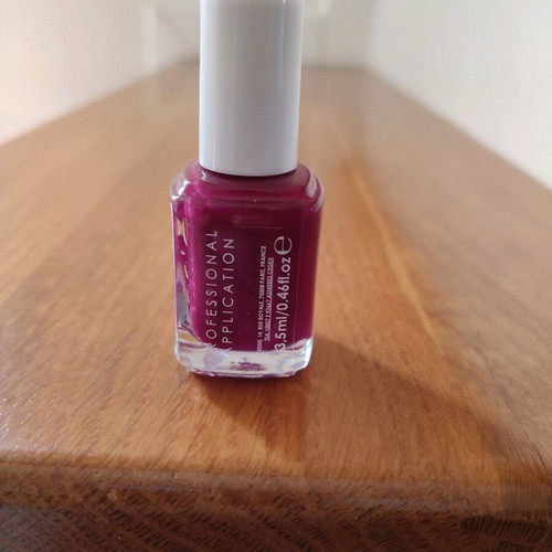 Essie nail polish knee high life new