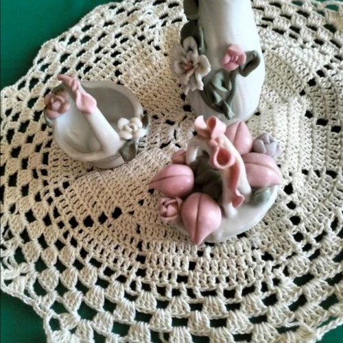 Vintage decorative miniatures porcelain set of 3 with box