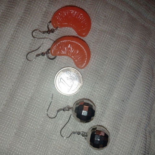 Mandarin and disco ball earrings like new, pack of 2 pairs