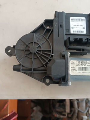 Window Motor for Skoda Octavia '05-'08 like new, code 1T0959701D