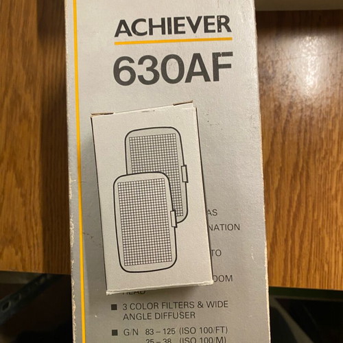 Achiever 630AF flash like new with box and 3 color filters
