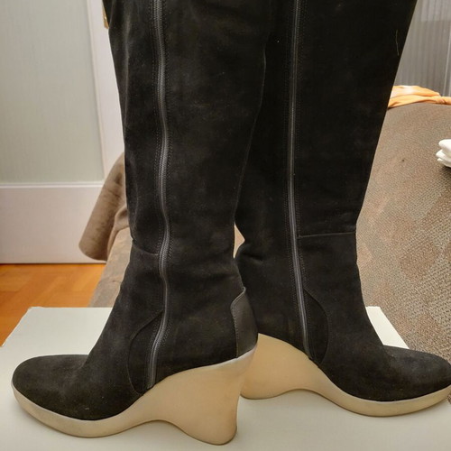 Fratelli Karida boots size 41 like new, black suede with 11-12 cm rubber heel