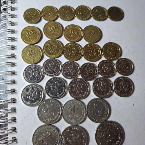Lot of 32 Croatian coins