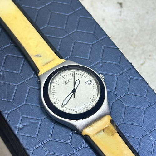 Swatch Irony YGS4012 “Live And Let Die” James Bond Collection used 2002