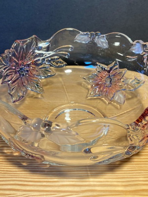 Vintage Walther Glas crystal bowl like new with embossed flowers