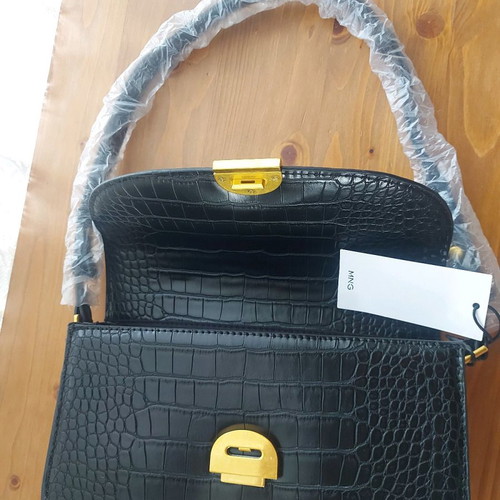 Black crocodile-style shoulder bag new, made of faux leather