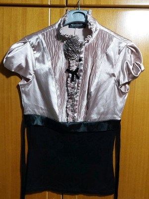 Rinascimento women's blouse like new, size XL, purple and silver