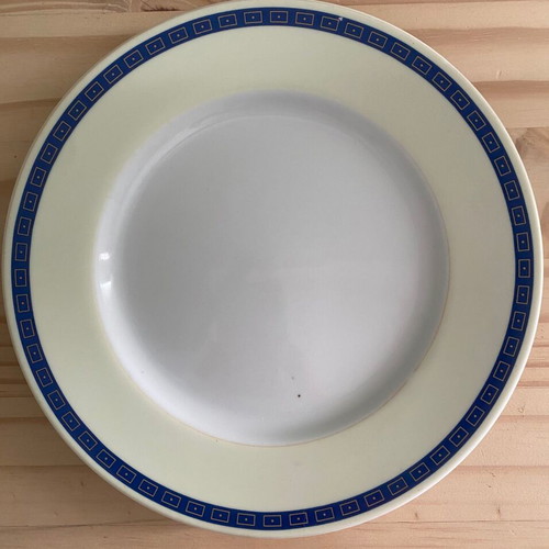 Finesse dinnerware set used, 6 pieces