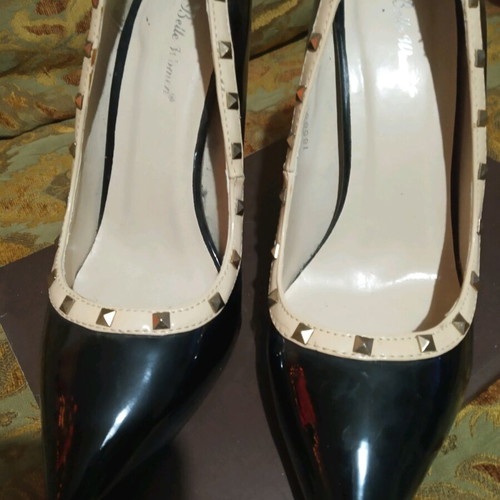 Patent leather pumps used size 39, 11 cm heel, black