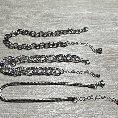 Anklets new, white and gray, set of 3 pieces