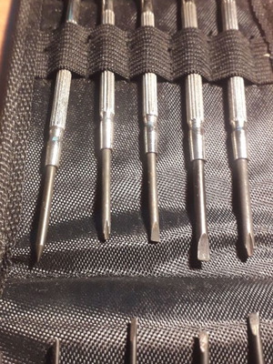 Set case of 11 small tools new, very practical