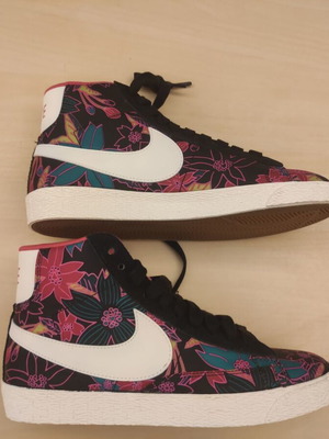 Nike women's high sneakers new, size 39, black-pink