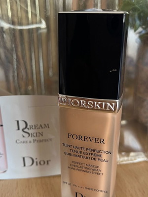 Dior Skin Forever No:030 like new with transparent pouch
