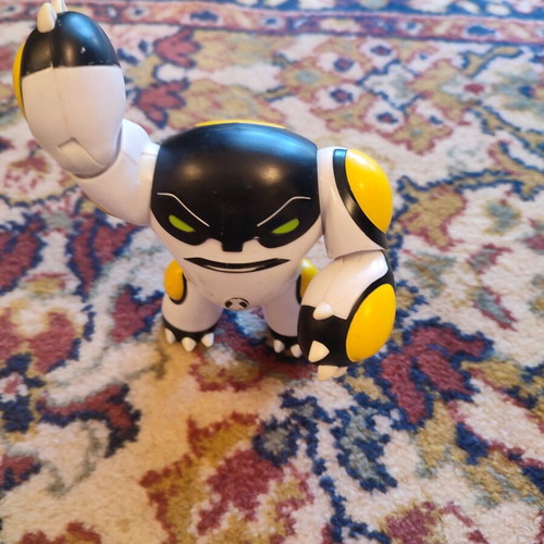 Ben Ten figure like new