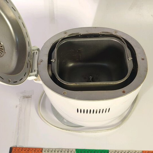 Princess bread maker used, kneads and bakes automatically