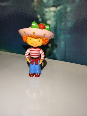 Strawberry Shortcake 2004 vintage figure Bandai used with articulated arms