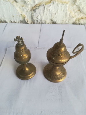 Antique brass incense burners new, two small decorative items