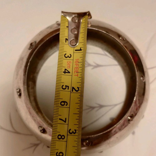 Silver bracelet like new with discreet studs