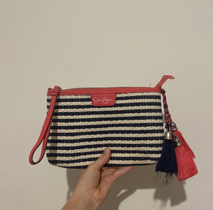 Jessica Simpson Τσάντα Ράφια με 4 τρόπου να το φορέσεις