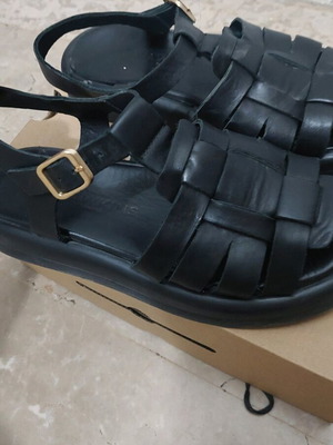 Leather sandals size 37 like new, black