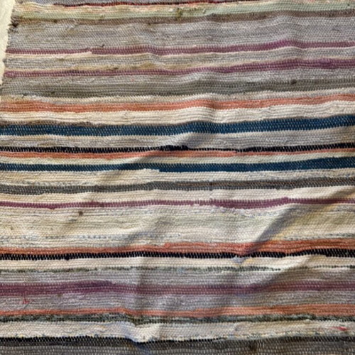 Rug used 2.80x0.78 m with hole and wear on the side