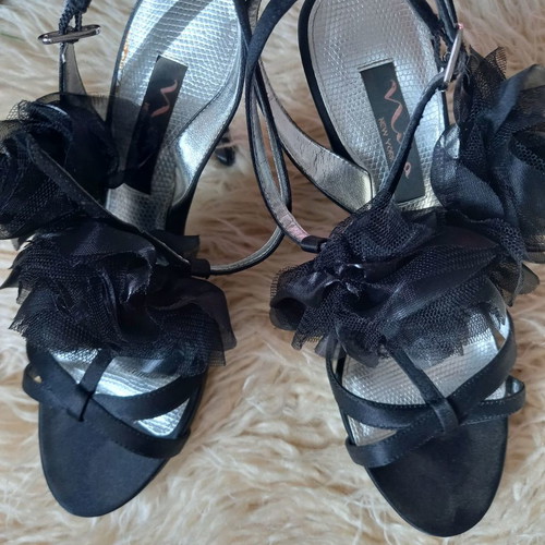 Nina New York sandals used, size 37, black with rose design