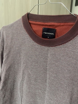 Teodor cotton sweater like new, burgundy