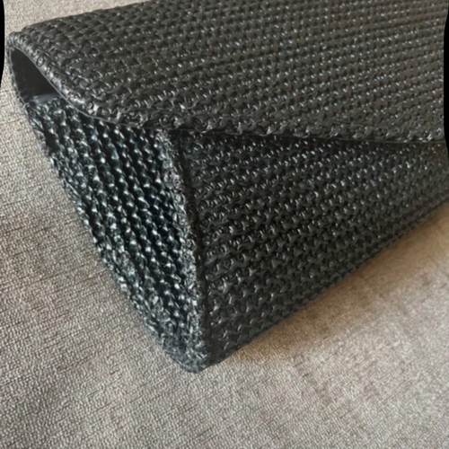 Crossbody envelope bag like new, black straw
