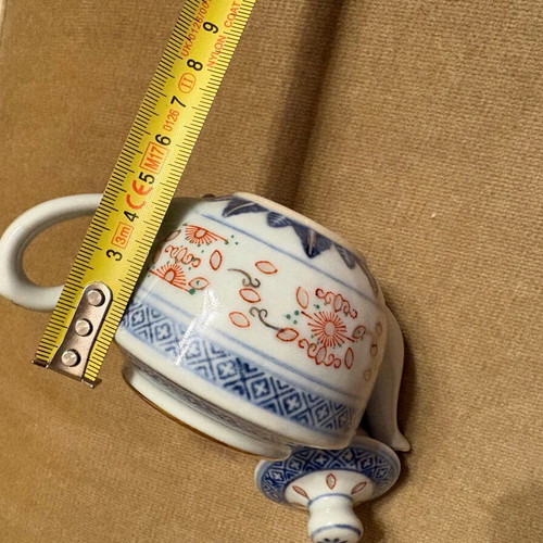 Chinese porcelain miniature teapot with 4 small cups like new