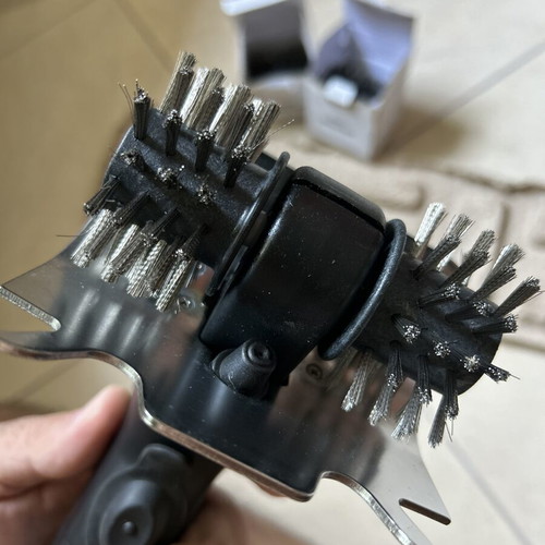 Motorized BBQ Grill Brush Brookstone new with two replacement heads