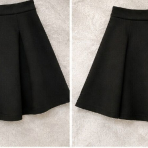 Stradivarius black skater skirt new with gold zipper