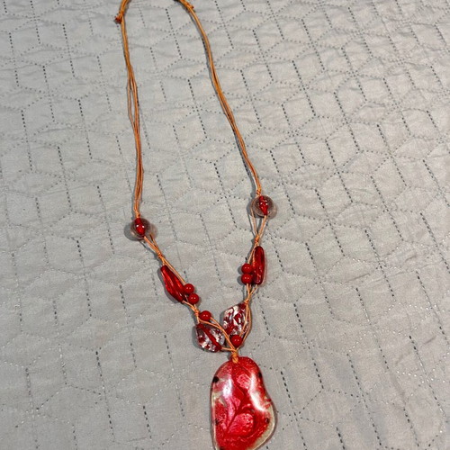 Necklace with red stones like new
