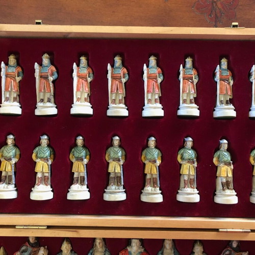 Chess set with hand-carved and painted pieces like new