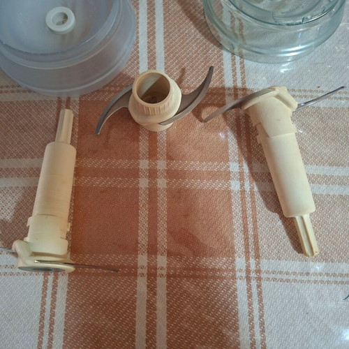 Izzy Multi spare parts with blades and containers used